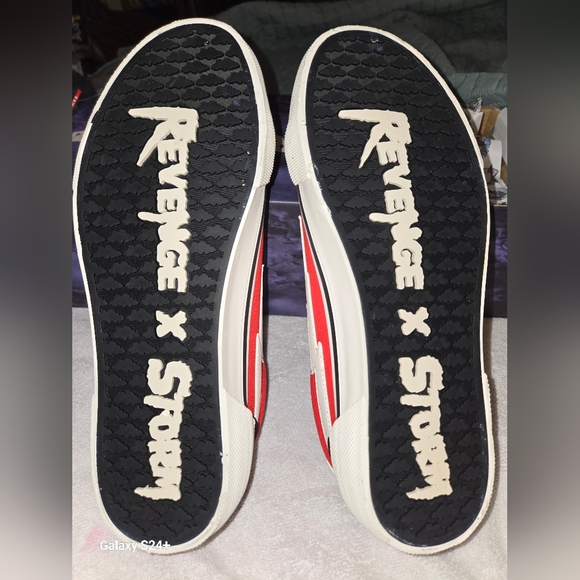 💥NIB REVENGE X STORM VOL.2 MENS SIZE 9 RED & BLACK - Picture 2 of 3
